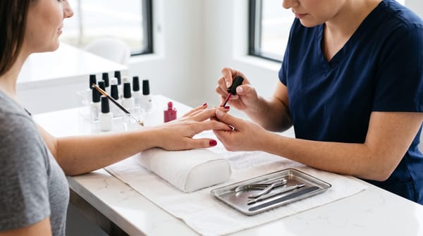 Nail Polish Change for Adults in Saint Paul: A Quick Refresh Worth Booking